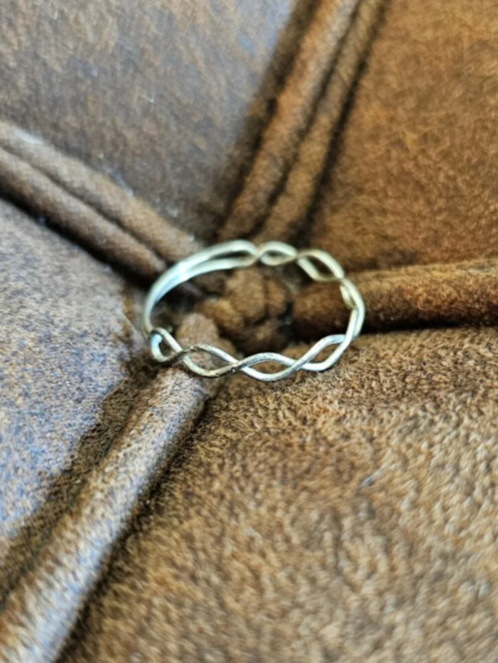 Vintage Dainty Silver Tone Infinity Style Ring Sz 6